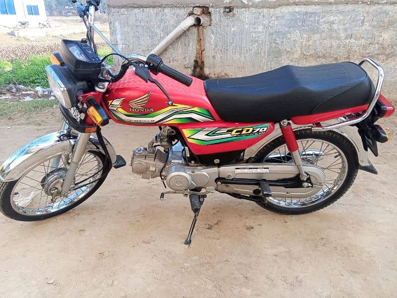 Honda CD70 Showroom condition urgent sale 0