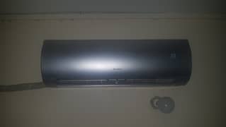 Gree 1 Ton Inverter AC, Only 2 Season used, 03315058658