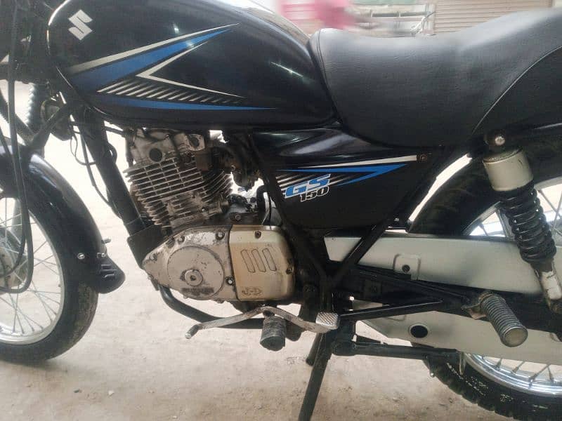 Suzuki GS 150 cc black 5