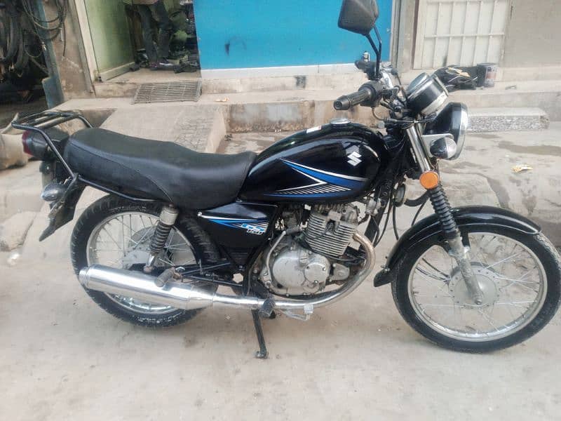 Suzuki GS 150 cc black 8