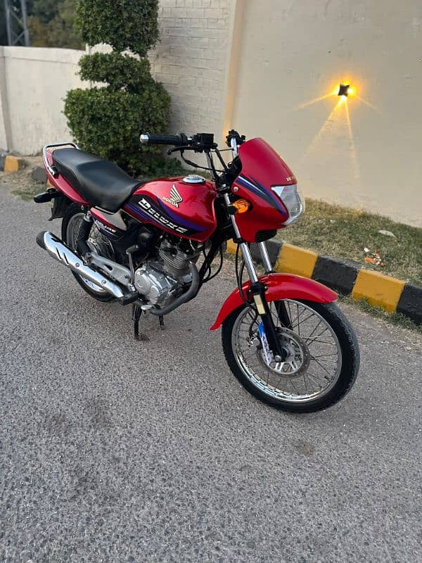 HONDA DELUXE 125 FOR SALE IN GOOD CONDITION 1