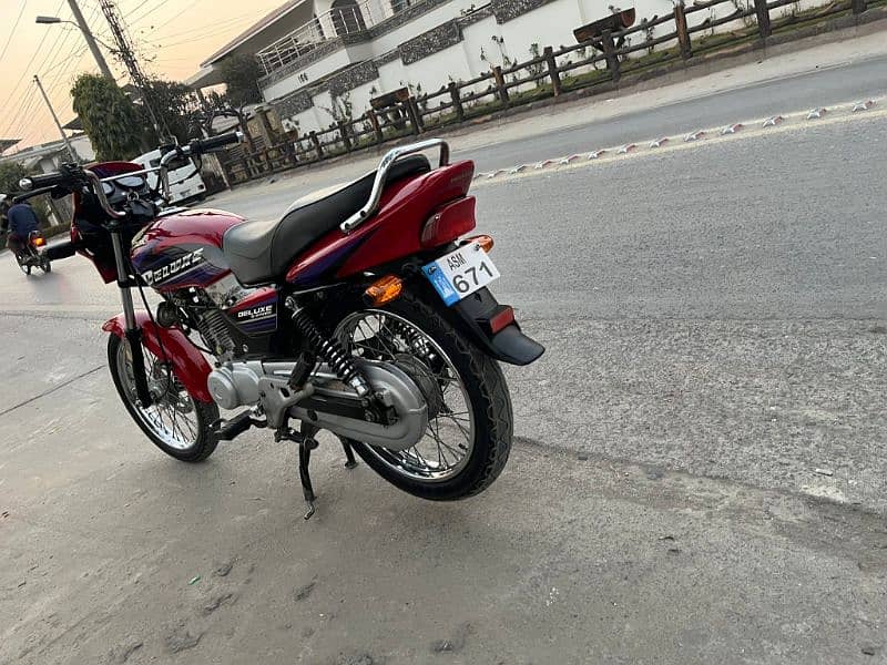 HONDA DELUXE 125 FOR SALE IN GOOD CONDITION 3