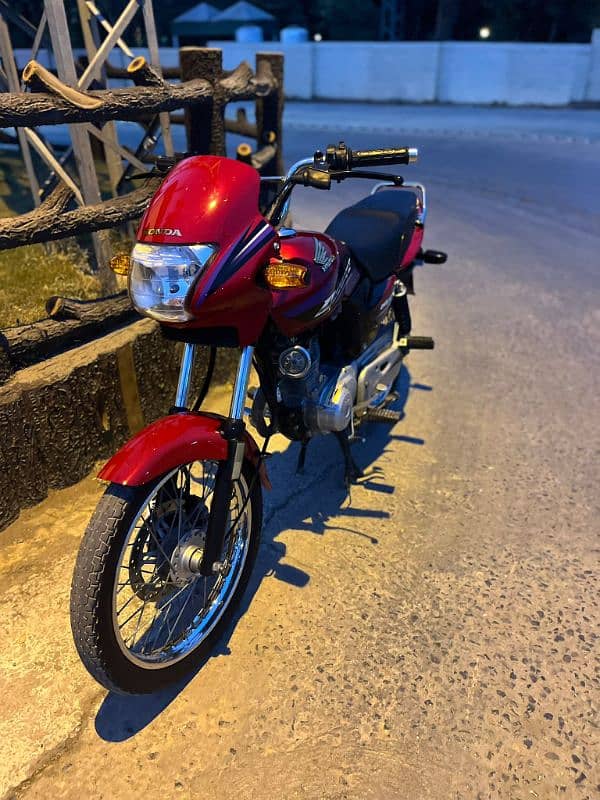 HONDA DELUXE 125 FOR SALE IN GOOD CONDITION 5