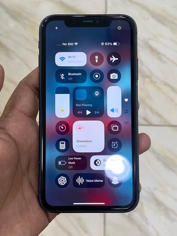 iPhone 11 64GB waterproof 3