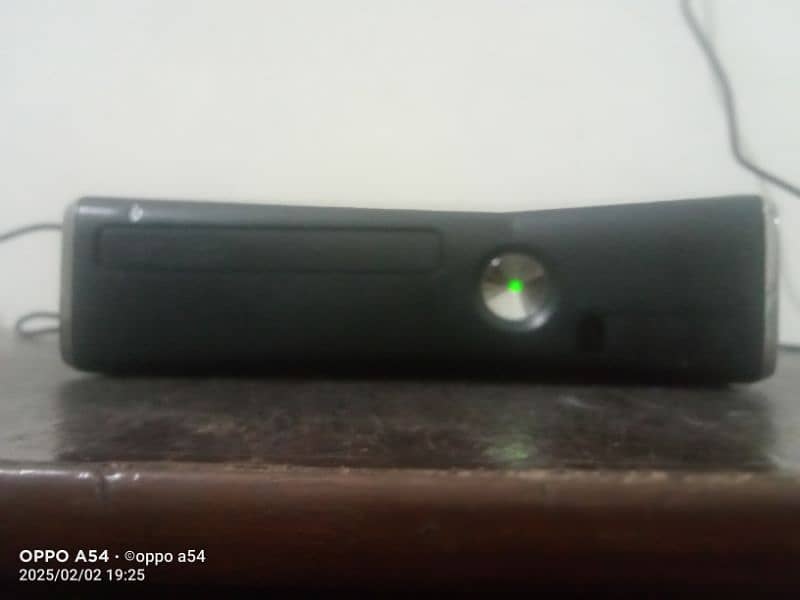 Xbox 360 slime 250gb,2 controller,18 games after discount 30000 ho gay 0