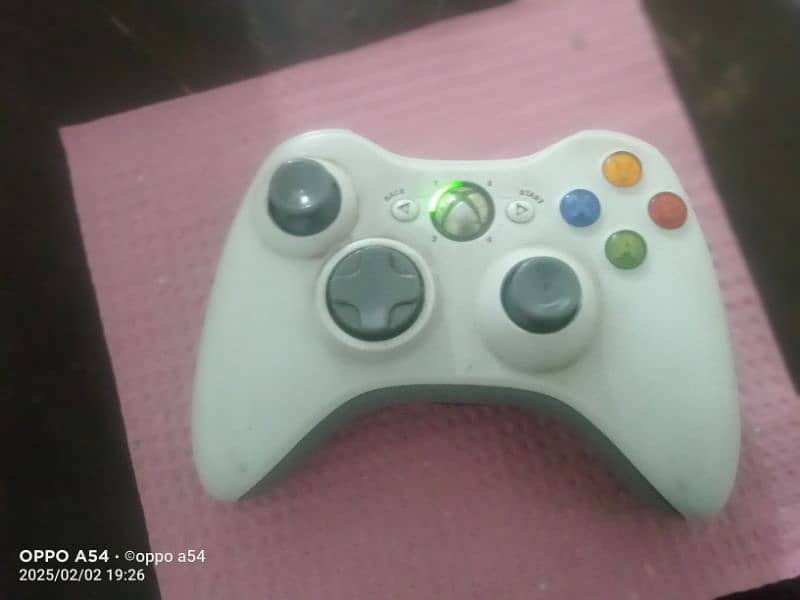 Xbox 360 slime 250gb,2 controller,18 games after discount 30000 ho gay 2