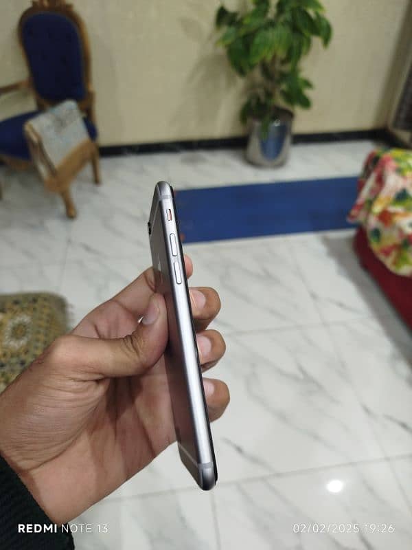 iPhone 6 new condition 3