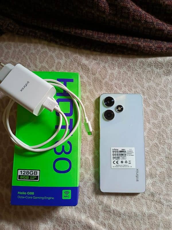 Infinix HOT 30 4+2GB RAM 128GB 0