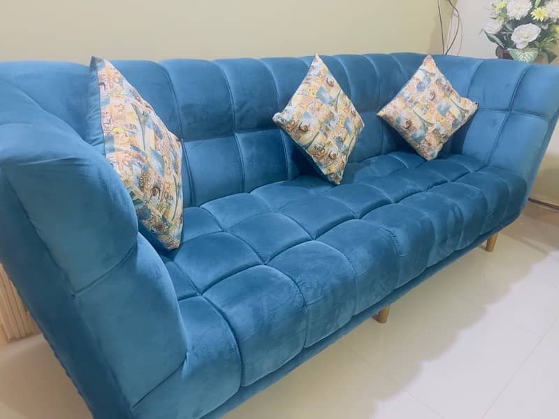 Like NEW - 7 Seater Sofa Set 1