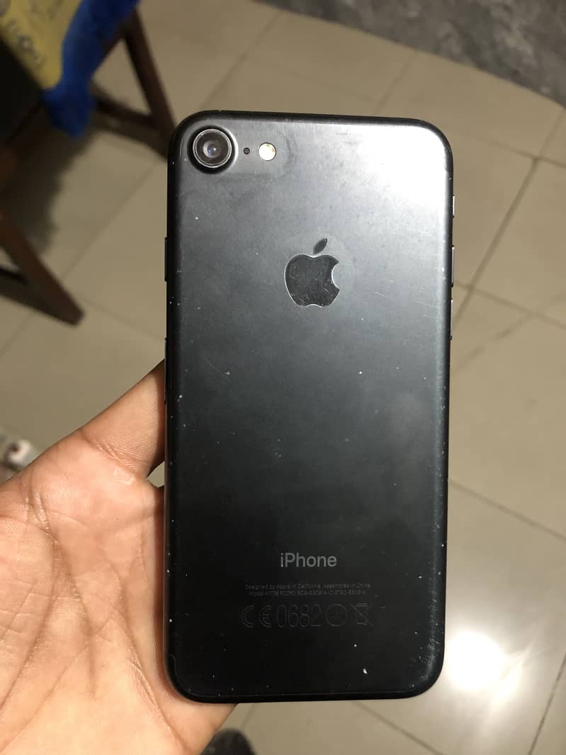 Apple iPhone 7 0