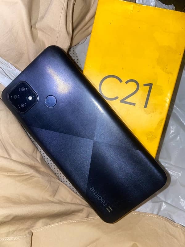 Realme C21 1