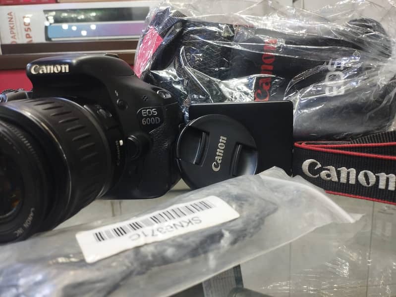 DSLR CANON 600D WITH KIT . 2