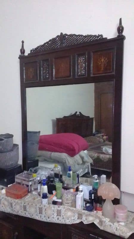 chinioty king sized bed with dressing table 2