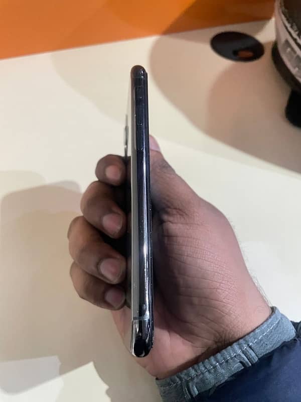 iPhone 11 Pro Non pta 10/9 Condition 5