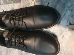 SETTINGS School shoes - size 8 (age 15-18)