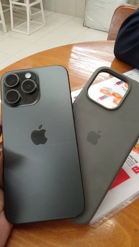 iphone 15 pro max black jv 4