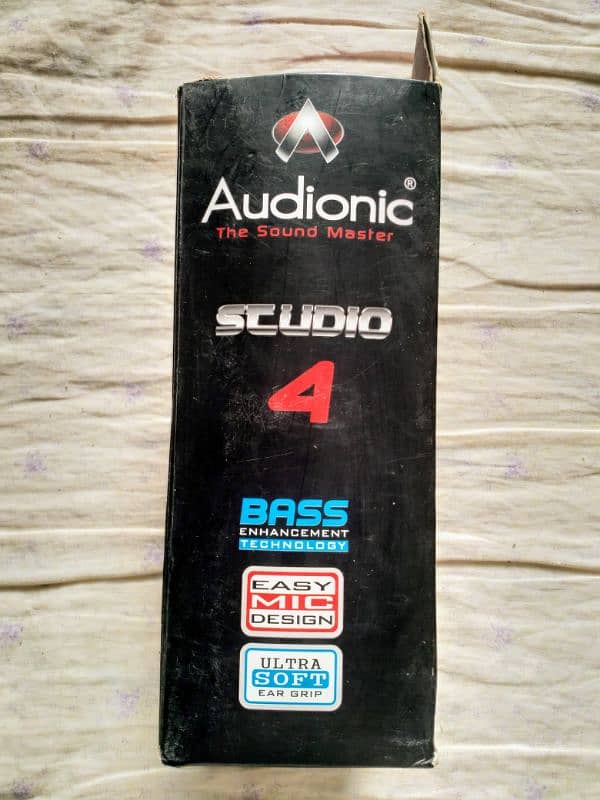 AUDIONIC WIRED MIC/HEADPHONES 4