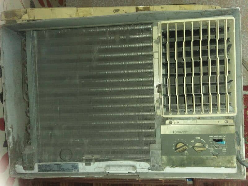 one window ac in good condition 5