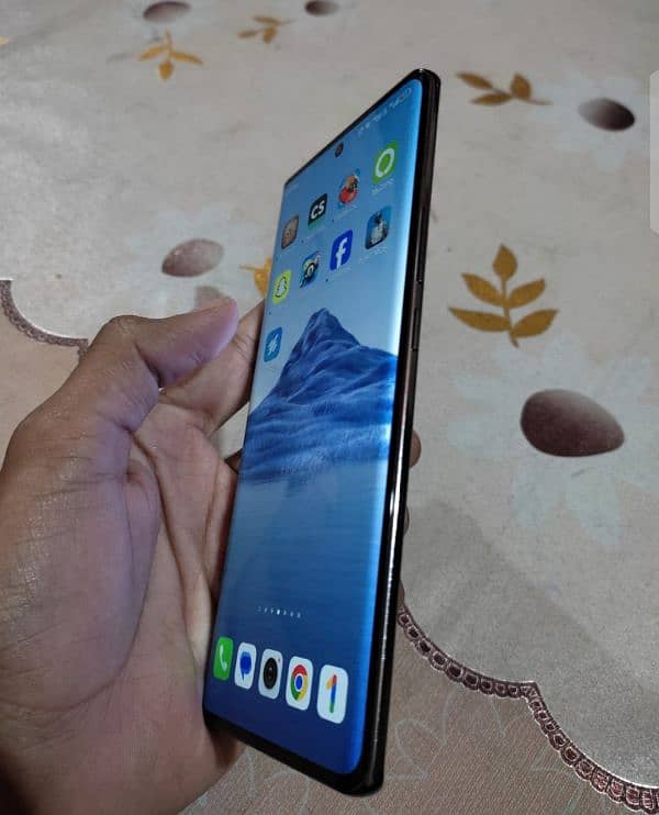 Tecno spark 20 pro plus  8+8/256 2