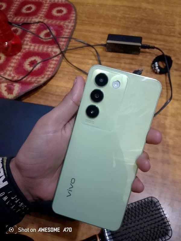 vivo y100 8/128 1