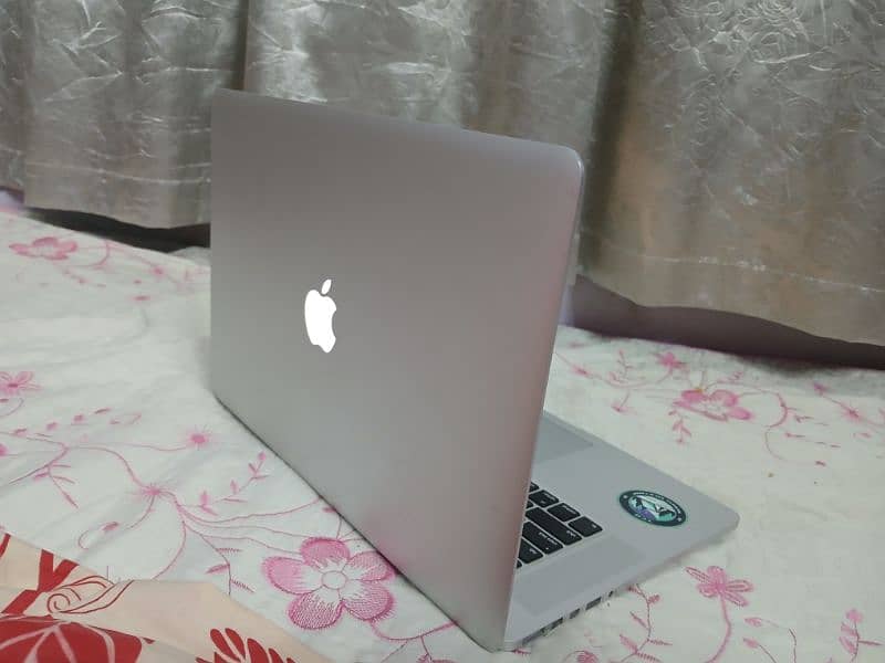 MacBook Pro Retina 15" Mid 2015 – i7, 16GB, 512GB – Excellent Cond. 10