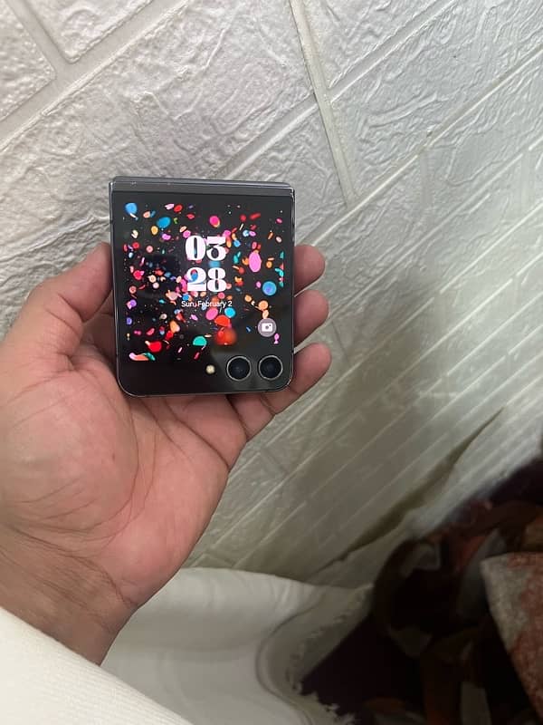 Samsung Galaxy Z Flip 5 Urgent Sale 4