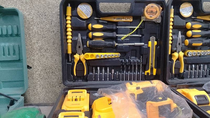 DeWalt drill 1