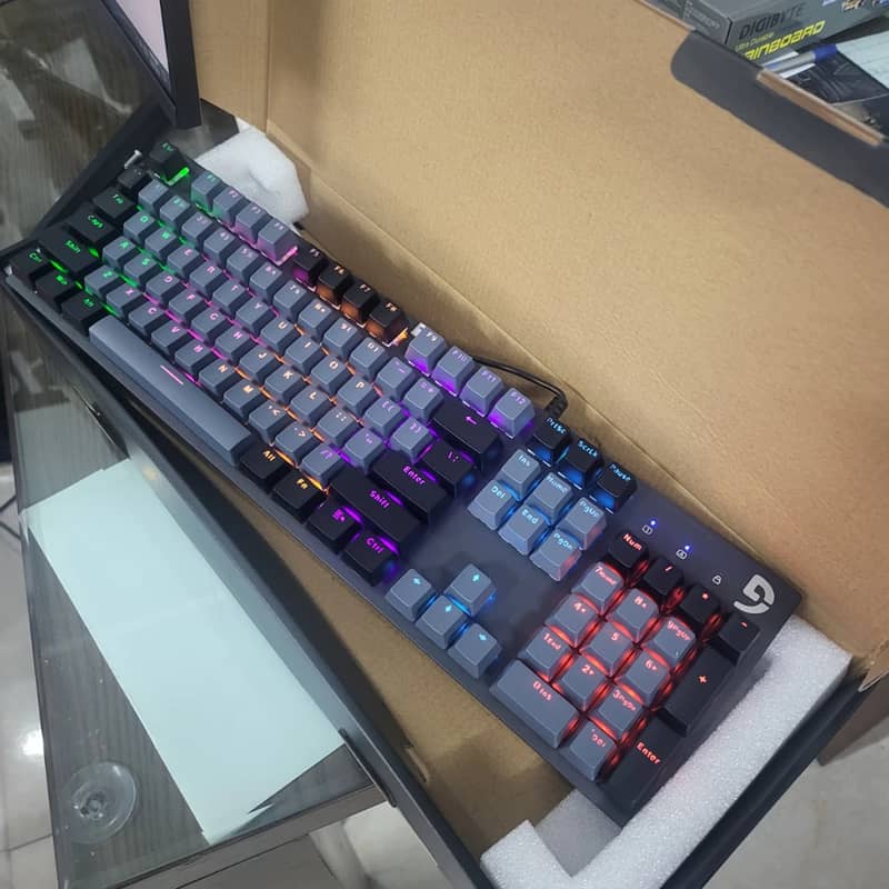 FUHLEN K1 RGB FULL MECHANiCAL GAMiNG KEYBOARd GRAY EDiTiON 1 MONtH USE 2