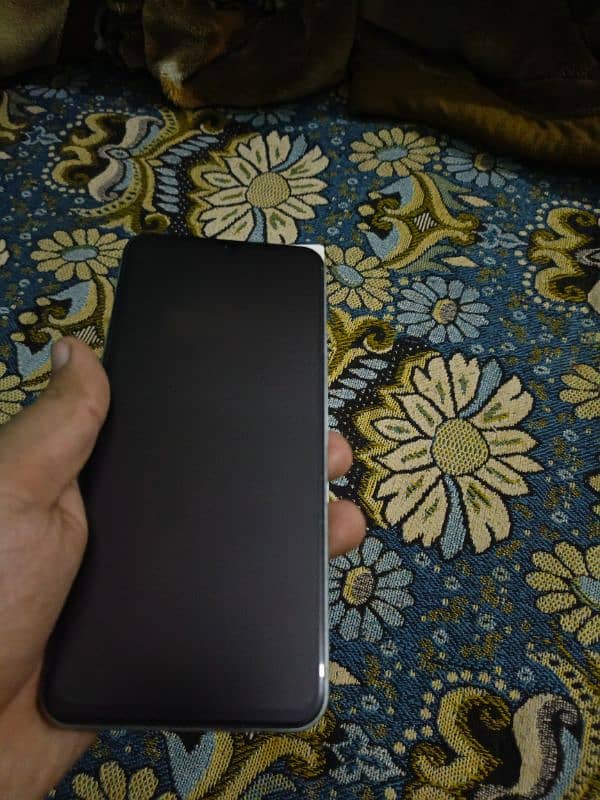 vivo y18 only box 7 month warunty 6+6/128 9