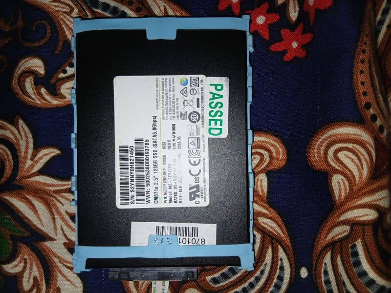 Samsung 128 gb ssd 1 week used 0