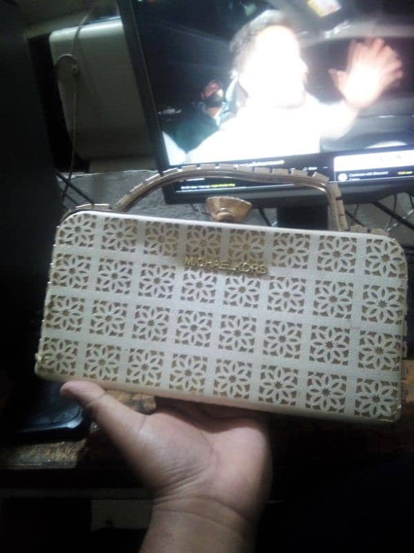 clutch in excellent condition 3