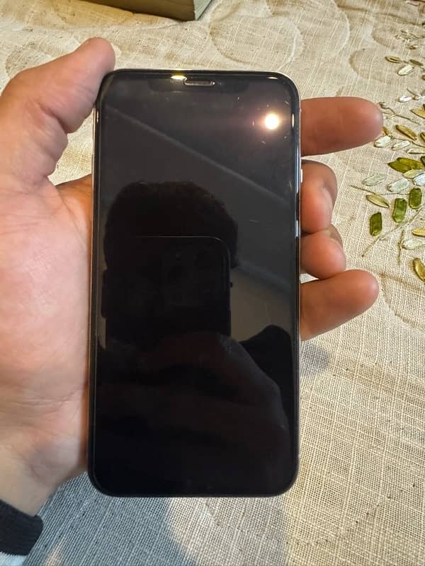 Iphone X 64 GB PTA Approved 5