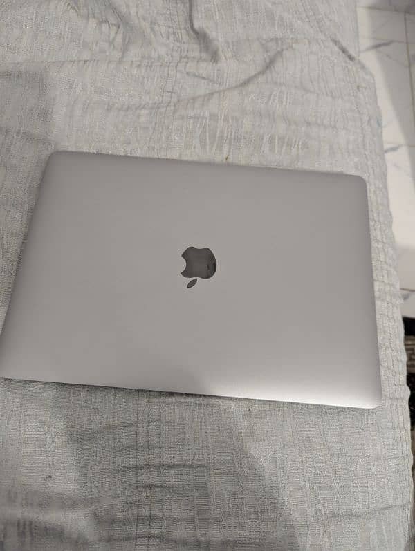 MacBook Air M1 2020 8/256gb 0