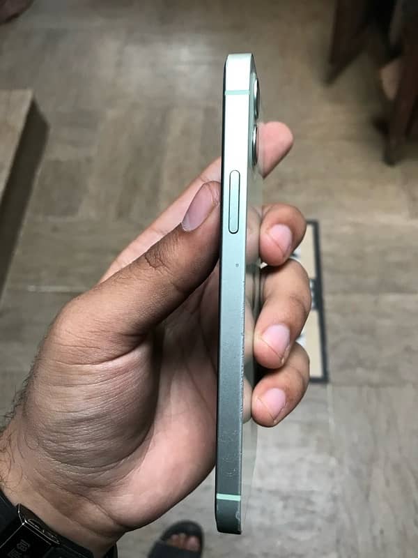 iPhone 12 condition like new 2