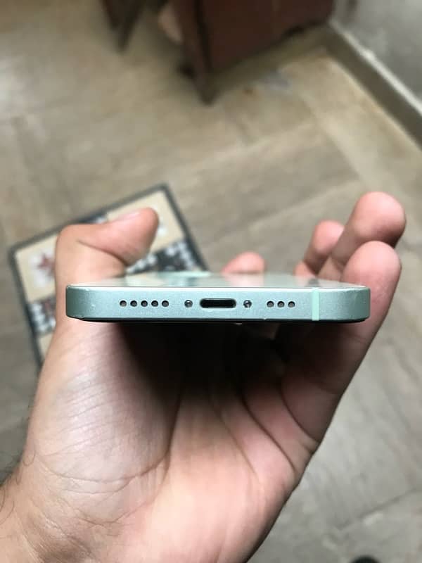 iPhone 12 condition like new 4