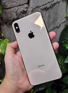 iPhone XR 256 GB my WhatsApp number 03250226756