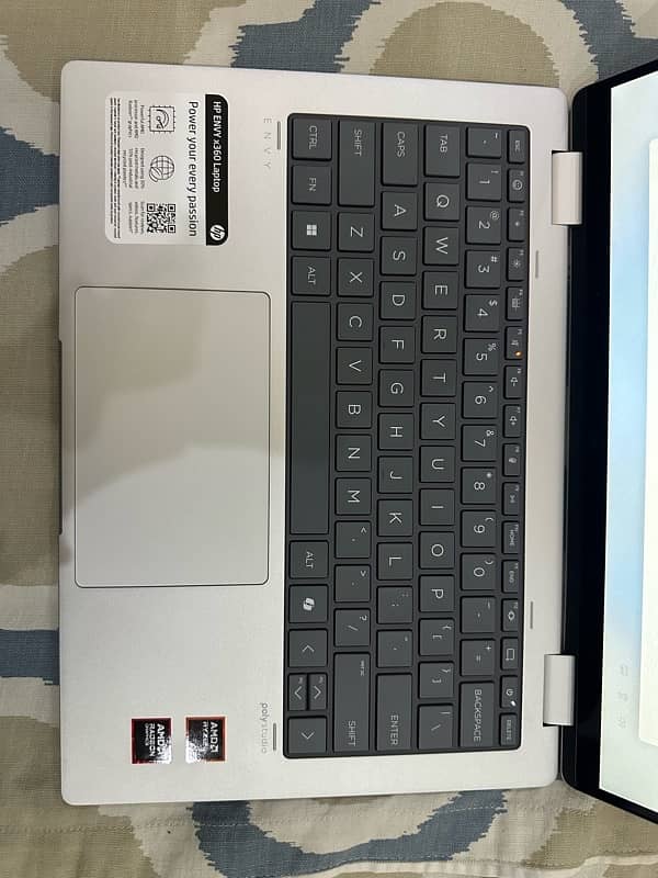 hp envy 2 in 1 touchscreen 14” 2