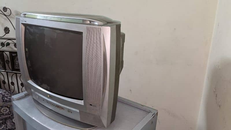 LG tv with trolly 6