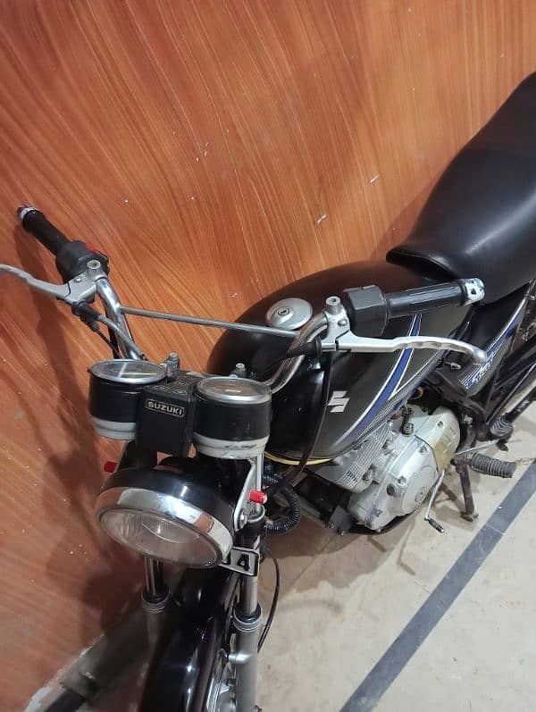 Suzuki Gs 150 Geniun 4