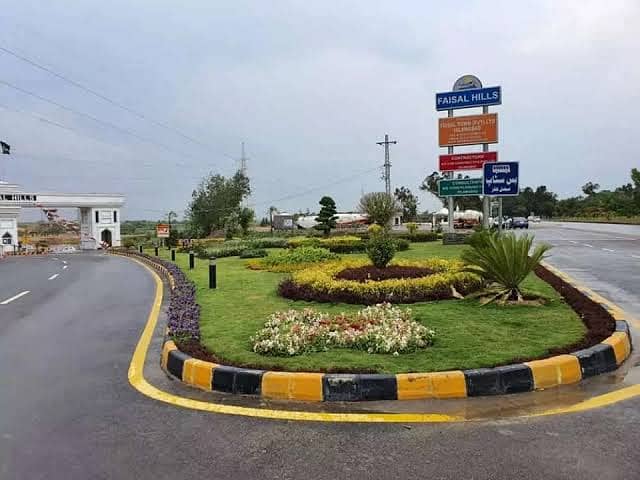 5 Marla Excellent location plot for sale in FH Excecutive block 6