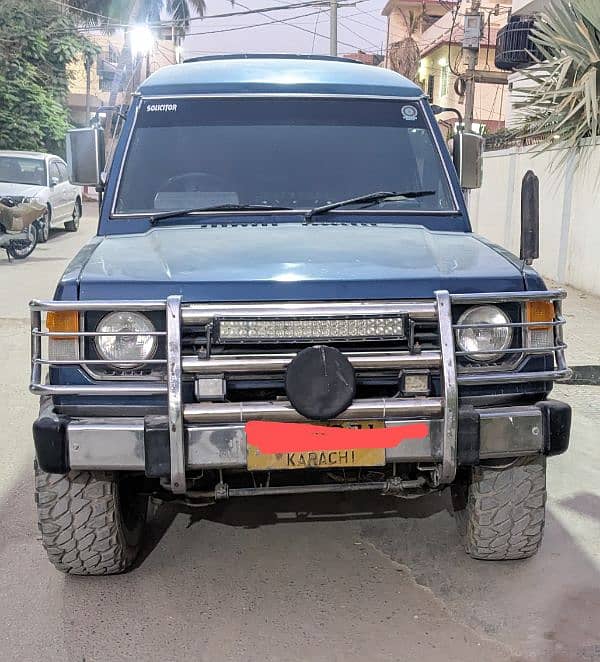 Mitsubishi Pajero 1989 3