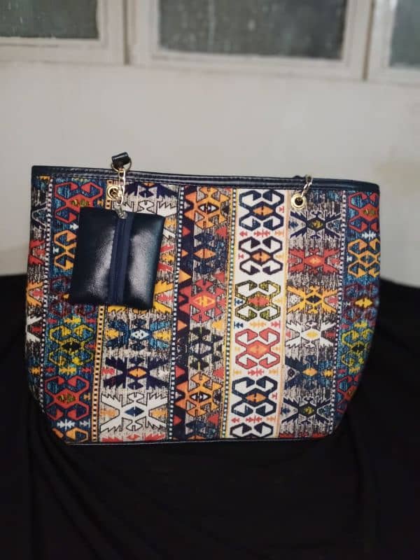 Branded hand Bags available in reason able price 6