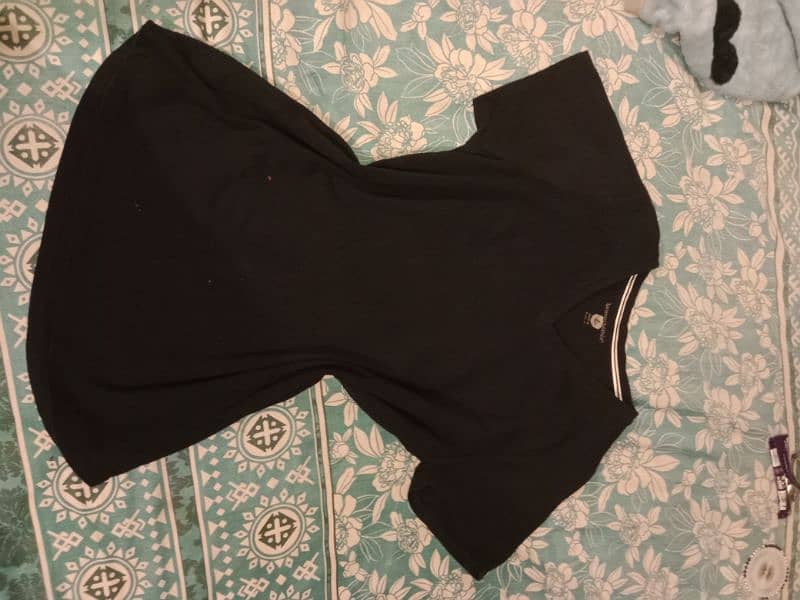 trendy black v neck 0