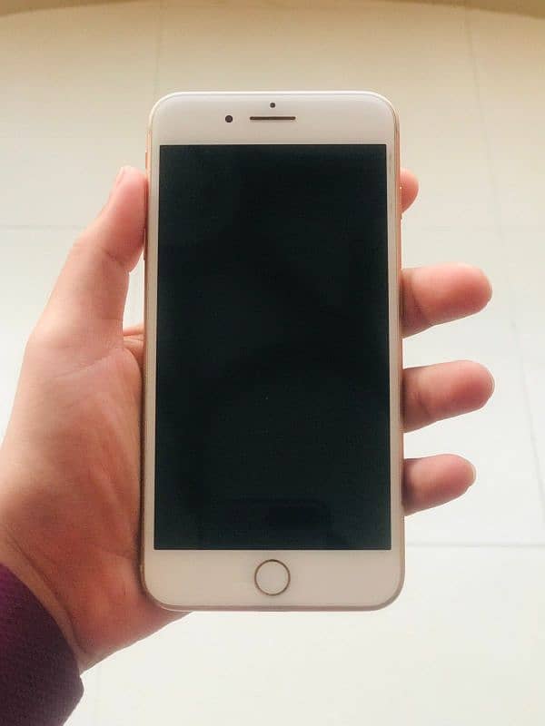 Iphone 8 plus Gold Colour 5