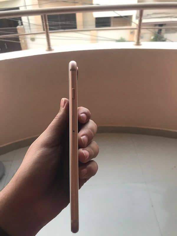 Iphone 8 plus Gold Colour 9