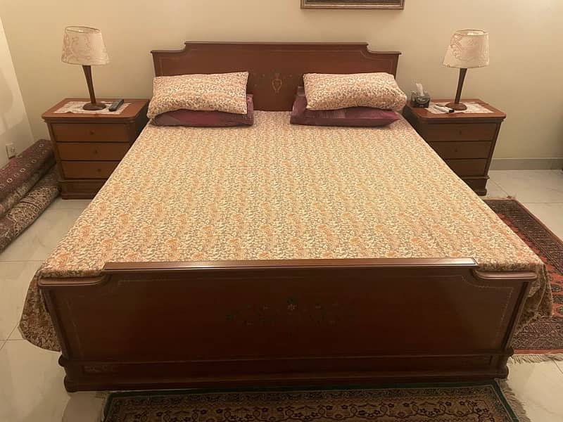 King Size Wooden Bed with Storage Drawers & Elegant Design 1