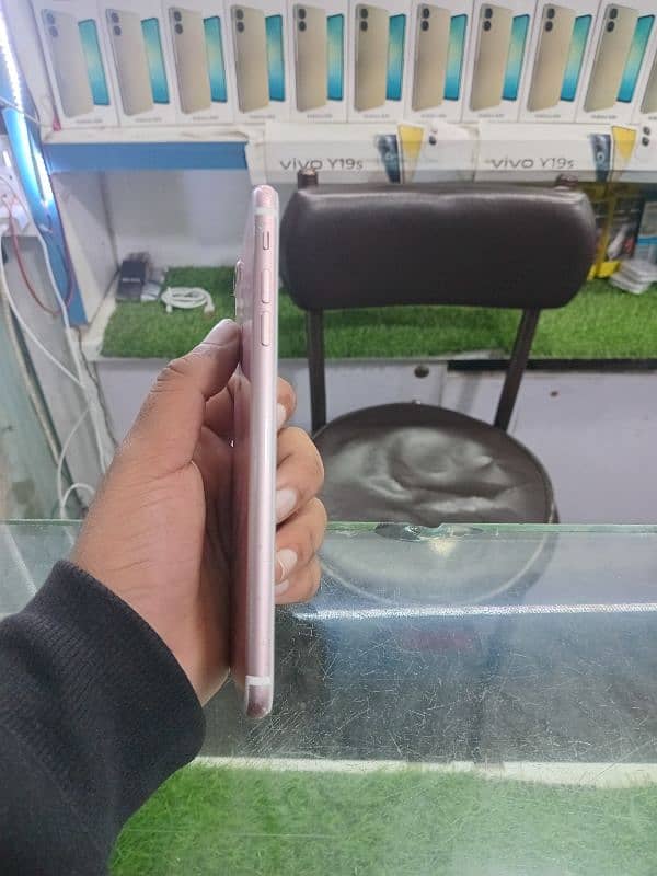 IPHONE 7PLUS 32GB PTA 4