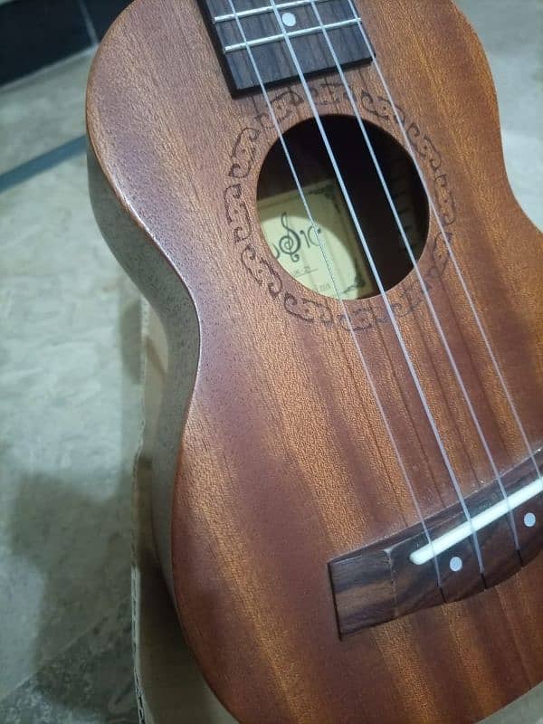 Premium Ukulele -A1 condition , perfect sound and built 2