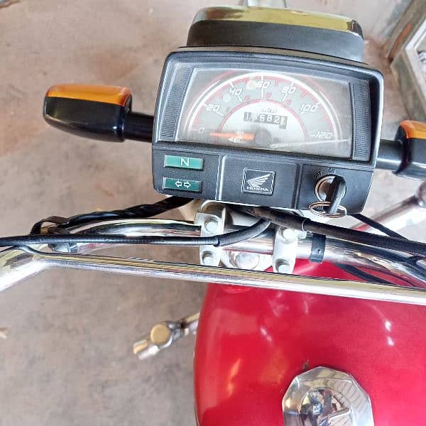 Honda 70cc very good condition 6