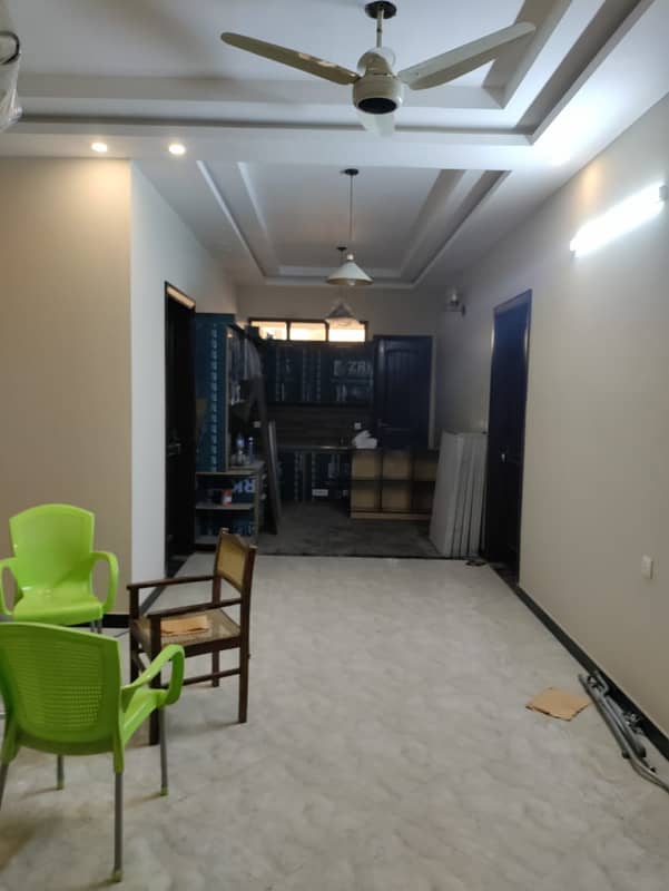 Shahra-e-Faisal 1800 sqft office on Rent 1